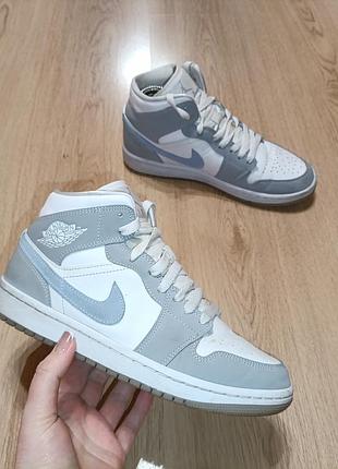 Кроссовки nike air jordan 1 mid