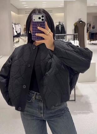 Крутий бомбер zara оверсайз фасону! стьогана куртка