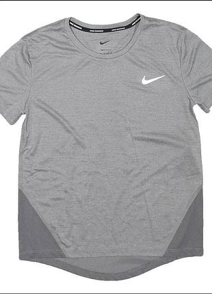 Спортивна футболка nike