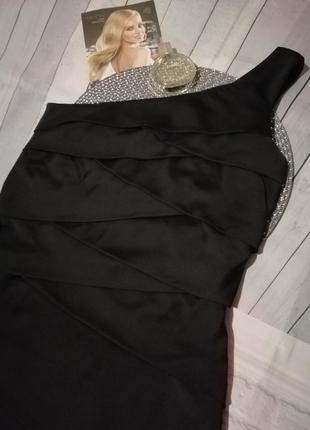 Коктельное нарядное чёрное платье на одно плечо3 фото