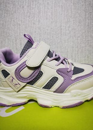 Кроссовки с текстильными вставками