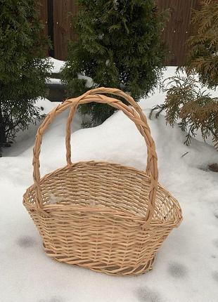 Кошики, плетені вироби корзинки з плетінки з ручкою