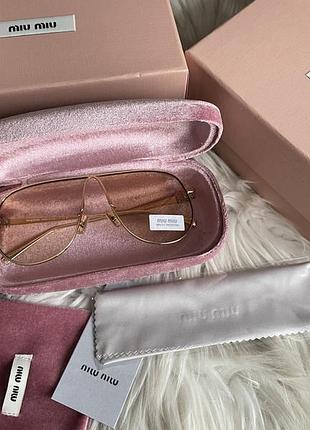 Сонцезахисні окуляри miu miu