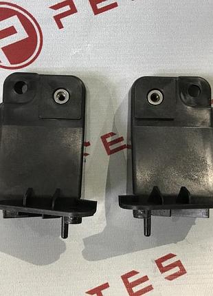 Кронштейн центральный переднего бампера rh tesla model s (2016-2021) 1061332-00-b