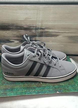 Нові чоловічі кеди фірми adidas виробництво в'єтнамам розмір 47 але йдуть на 45,5-46 устілки 30,5 терміни відправлення уточнюйте