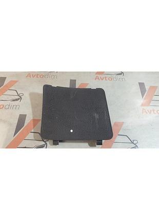Заглушка карти ляди права 6784742050 toyota rav 4 12-15 дизель