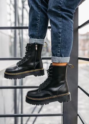 Dr. martens ботинки на платформе с мехом черные