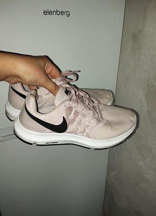 Кроссовки спортивные nike 39 размер