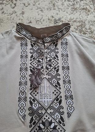 Вышитая футболка