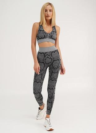 Спортивний комплект s/m giulia animal melange (топ + легінси) сірий, ідеальний стан