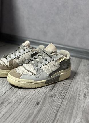 Кросівки adidas сірі 38-39 розмір