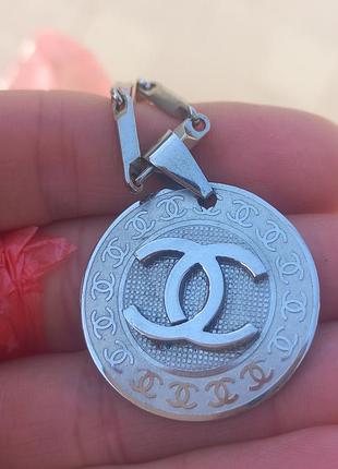 Подвеска с цепочкой chanel. 2