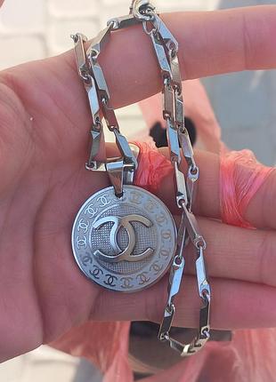 Підвіска с цепочкой chanel.