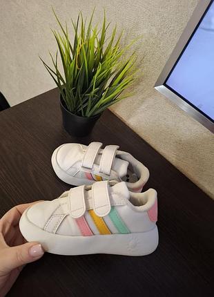 Кросівки adidas для дівчинки 25 р