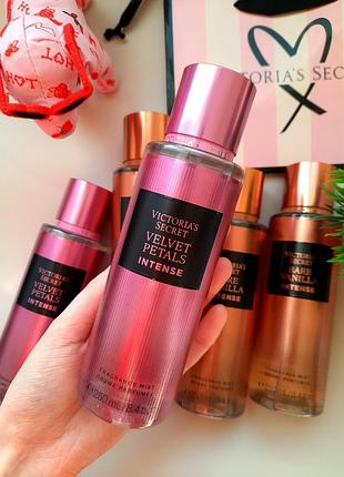 Оригинальный спрей для тела от виктория сикрет velvet petals intense
