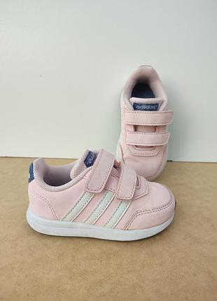 Красивые кроссовки adidas оригинал