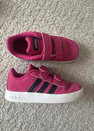 Як кросівки adidas