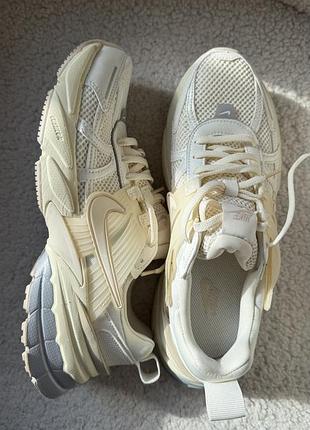 Кросівки nike оригінал nike v2k run pale ivory