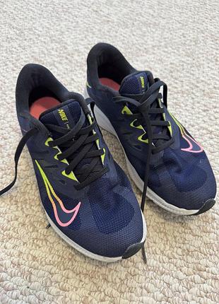 Жіночі бігові кросівки nike