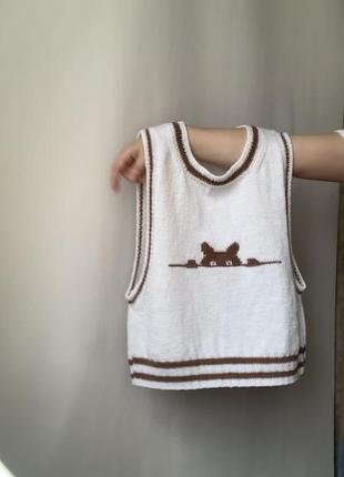 Жилет жіночий з котом і лапками
