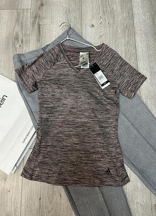 Нова спортивна футболка adidas