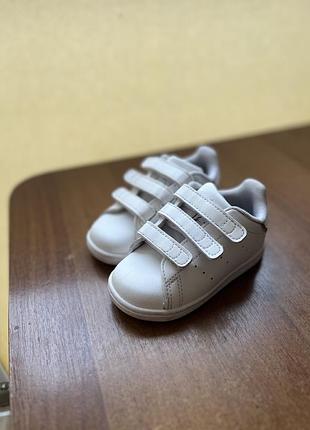 Кросівки adidas