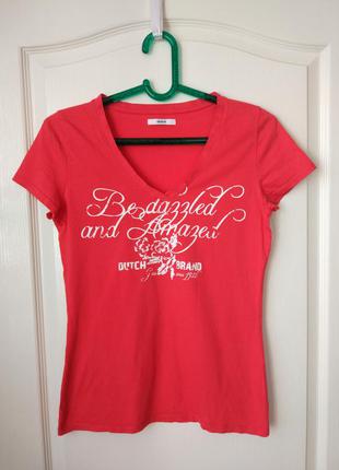 Красива футболка з бавовни