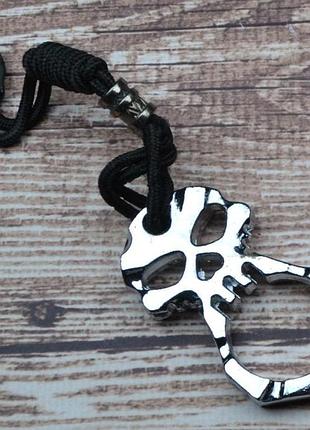 Брелок-кулон череп 2