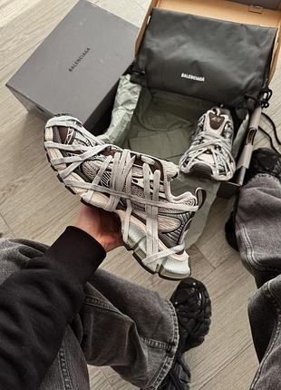 3xl extreme lace sneaker in brown grey beige