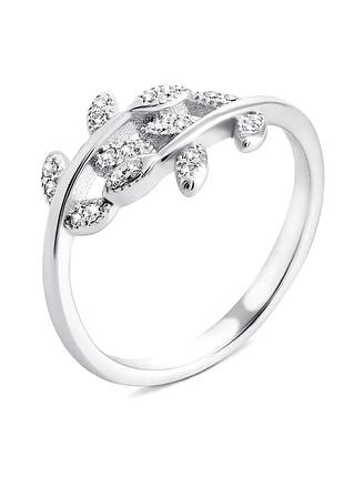 Серебряное кольцо с фианитами, размер 18,0, вес: 1.6 г
