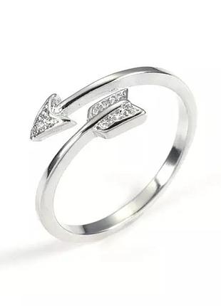 Серебряное кольцо с фианитами, размер 16,0, вес: 1.7 г