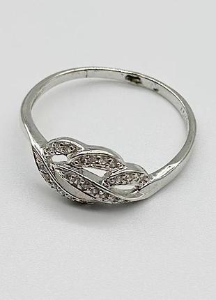 Серебряное кольцо с фианитами, размер 18,0, вес: 1.9 г
