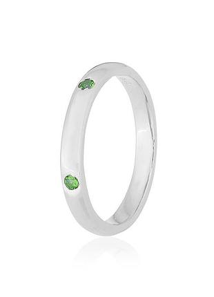 Серебряное кольцо с изумрудными фианитами, размер 17,0, вес: 2.4 г