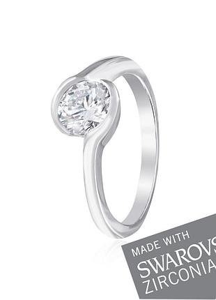 Серебряное кольцо с цирконием swarovski zirconia, размер 16,0, вес: 2.4 г