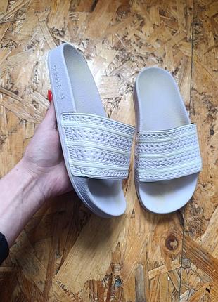 Оригинальные шлепанцы adidas