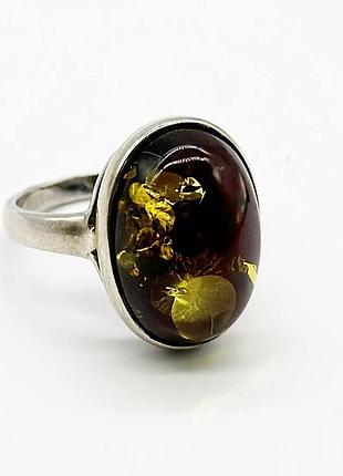 Серебряное кольцо со вставкой янтарь