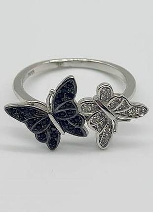 Серебряное кольцо в стиле "van cleef и arpels" с фианитами, размер 16,0, вес: 2.6 г