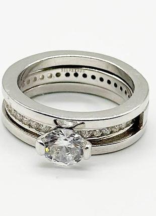 Серебряное кольцо с фианитами, размер 16,5, вес: 7.1 г