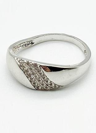 Серебряное кольцо с фианитами, размер 16,5, вес: 1.9 г
