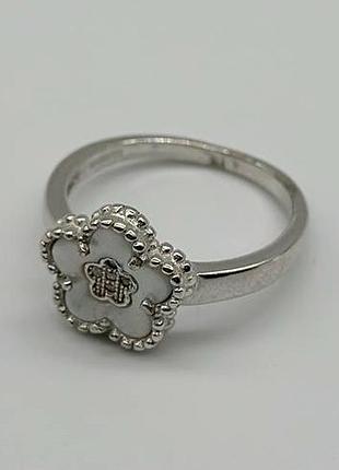 Серебряное кольцо в стиле "van cleef и arpels" со вставкой фианит/перламутр, размер 15,5, вес: 3.1 г