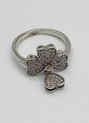 Серебряное кольцо в стиле "van cleef и arpels" с фианитами, размер 16,5, вес: 3.0 г