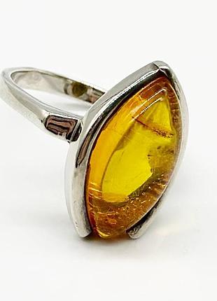 Серебряное кольцо со вставкой янтарь