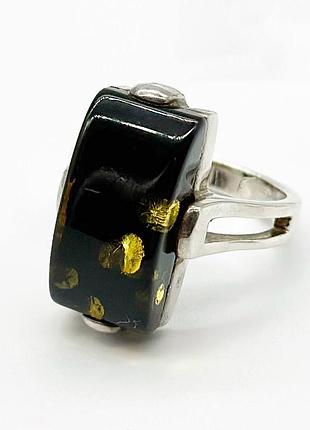 Серебряное кольцо со вставкой янтарь