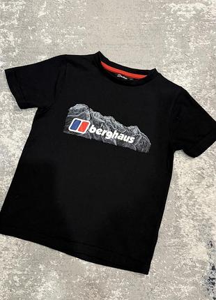 Футболка чорна berghaus 5-6 років