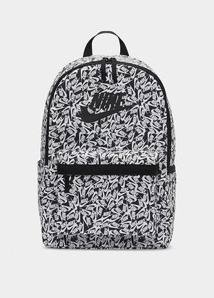Рюкзак nike nk heritage bkpk - accs prnt s 25l черно-белый (арт. fd5587-010) misc (размер)