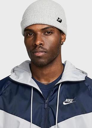 Шапка nike terra futura365 short-cuff beanie светло-серая (арт. hf0176-063) 1size;