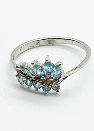 Серебряное кольцо с фианитами, размер 16,0, вес: 1.5 г