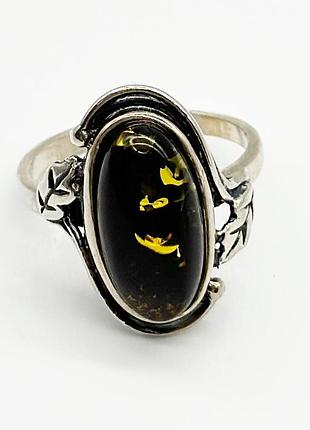 Серебряное кольцо со вставкой янтарь