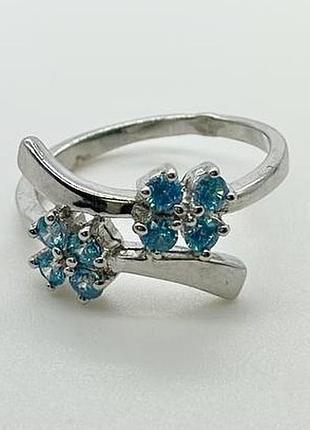 Серебряное кольцо с фианитами, размер 15,5, вес: 2.9 г