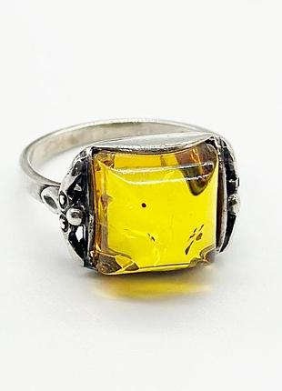 Серебряное кольцо со вставкой янтарь, размер без розміру, вес: 3.2 г